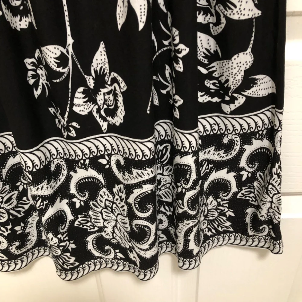 NWOT - Black & White Patterned Dress/Tunic - Picture 4 of 11